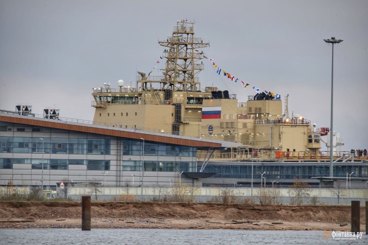 Корабль Виктор Черномырдин Салехард новый порт