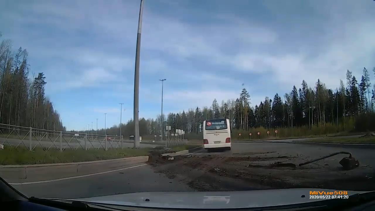Скриншот видео из группы <a href="https://vk.com/wall-68471405_13214980" target="_blank" class="_">«ДТП и ЧП | Санкт-Петербург»</a>