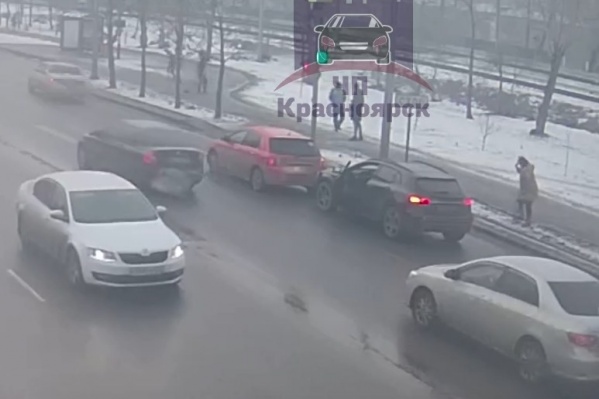 Водитель брызнул из баллончика в лицо беременной девушке Водитель брызнул из баллончика в лицо беременной девушке