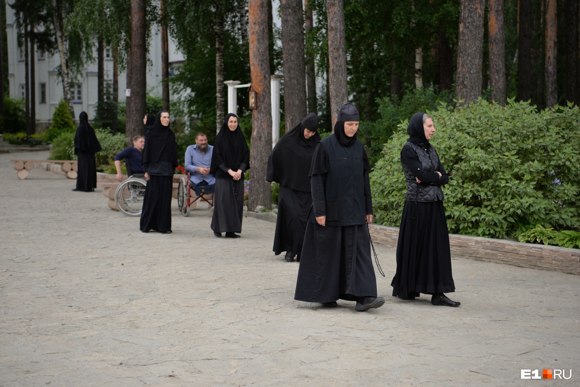 В Среднеуральском женском монастыре впервые устроили экскурсию для журналистов после конфликта с Собчак