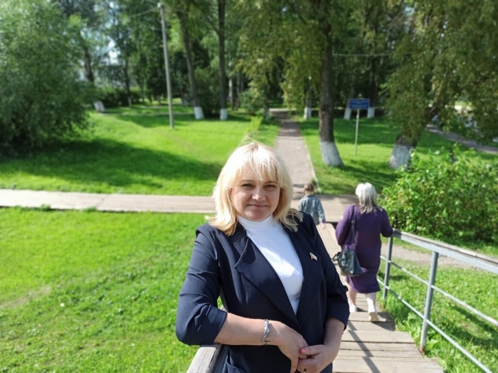 Ирина Лобанова начинала с муниципального совета сельского поселения, а теперь баллотируется в Госдуму