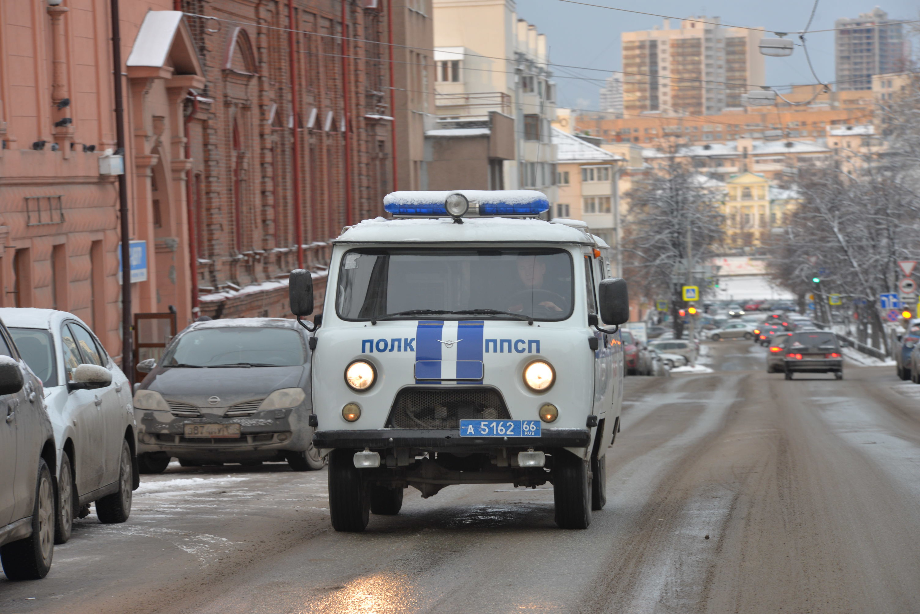 В Екатеринбурге задержали парня, который позвонил полицейским и сообщил о заложенной бомбе