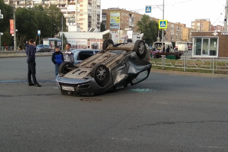 Двери у машины изрядно помяло Двери у машины изрядно помяло