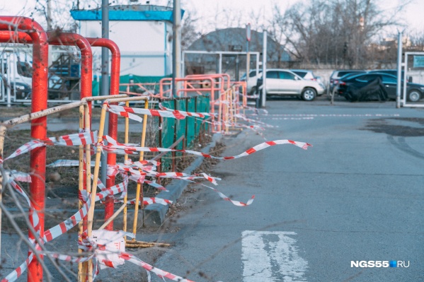Три с лишним сотни омичей обратились в экстренные службы из-за шквалистого ветра. Плохая погода сохранится и на весь сегодняшний день, 8 апреля Три с лишним сотни омичей обратились в экстренные службы из-за шквалистого ветра. Плохая погода сохранится и на весь сегодняшний день, 8 апреля