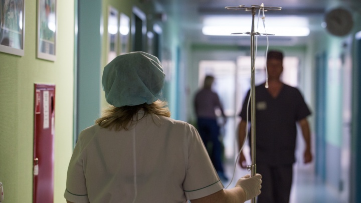 В больницах Кузбасса не хватает больше половины врачей: цифры по всем городам