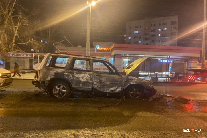 Subaru Forester сгорел дотла Subaru Forester сгорел дотла
