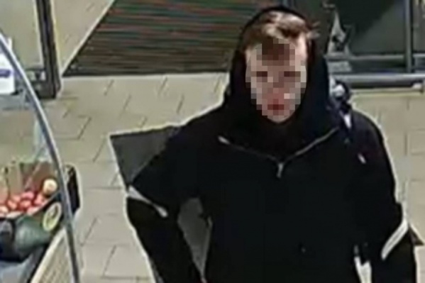Молодой мужчина засветился на камерах видеонаблюдения Молодой мужчина засветился на камерах видеонаблюдения