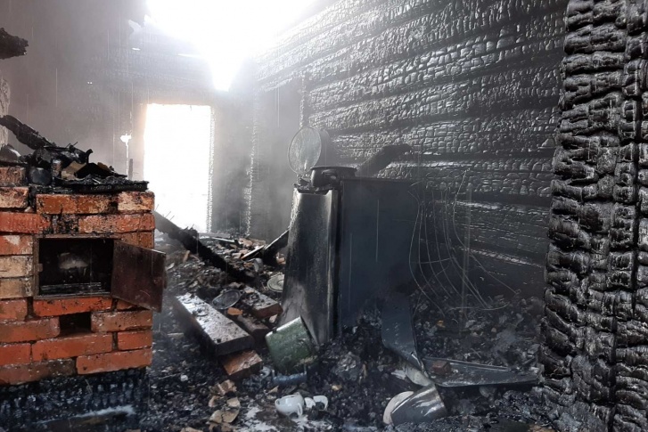 Два мальчика 2,5 и 7 лет погибли в пожаре Два мальчика 2,5 и 7 лет погибли в пожаре