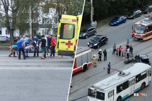 Мотоциклиста госпитализировали с серьезными травмами Мотоциклиста госпитализировали с серьезными травмами