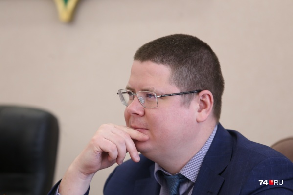 Мазок на COVID-19 у Анатолия Векшина взяли сразу, как стало известно о заражении его коллег Мазок на COVID-19 у Анатолия Векшина взяли сразу, как стало известно о заражении его коллег