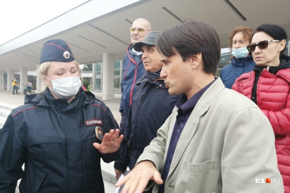 К активистам пришла полиция К активистам пришла полиция