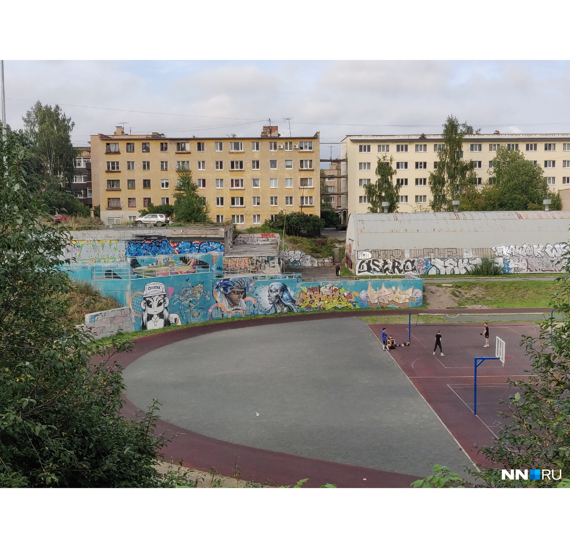 В городе не очень много стрит-арта, если только в определённых местах В городе не очень много стрит-арта, если только в определённых местах 