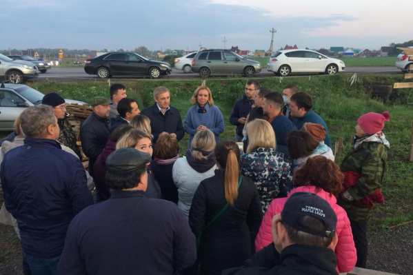 В лагерь к дольщикам приехал председатель Госкомитета по строительству и конкурсный управляющий В лагерь к дольщикам приехал председатель Госкомитета по строительству и конкурсный управляющий
