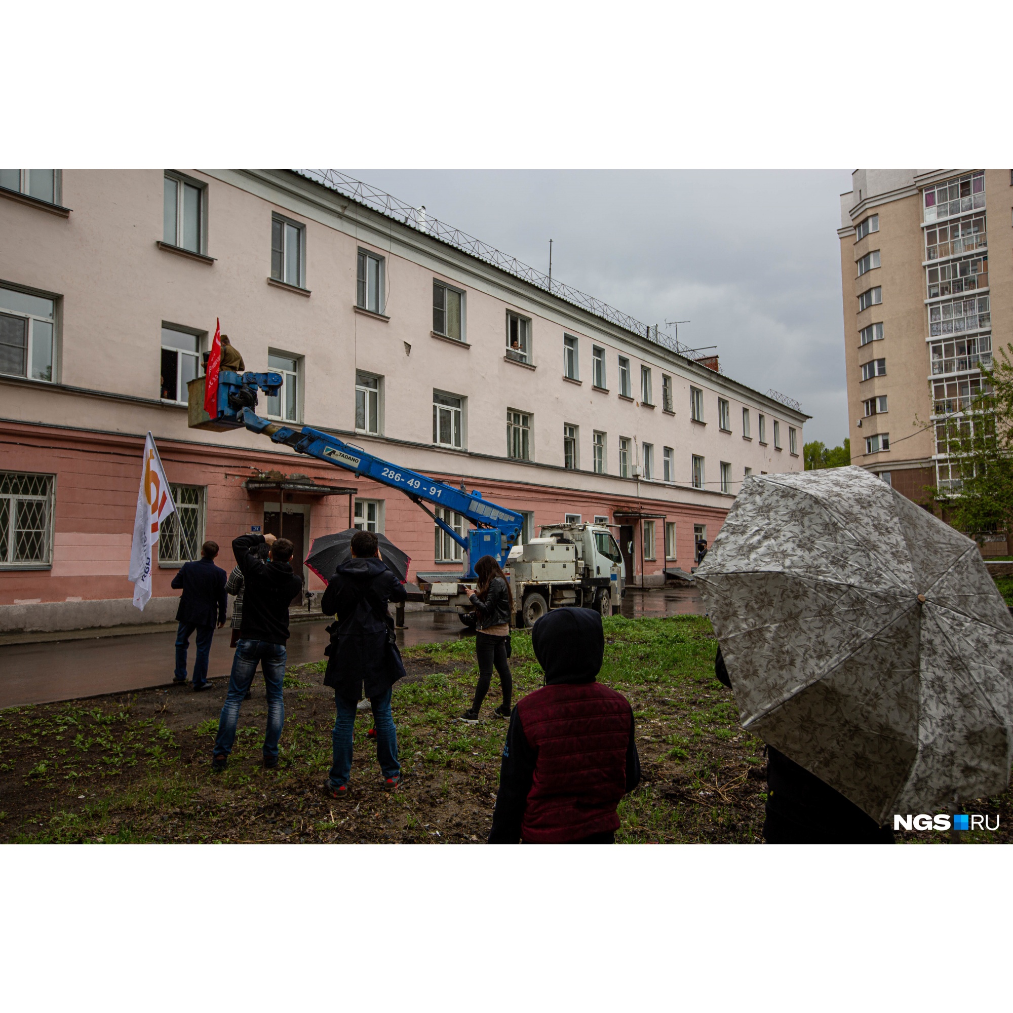 Традиция поздравлять ветеранов появилась несколько лет назад Традиция поздравлять ветеранов появилась несколько лет назад