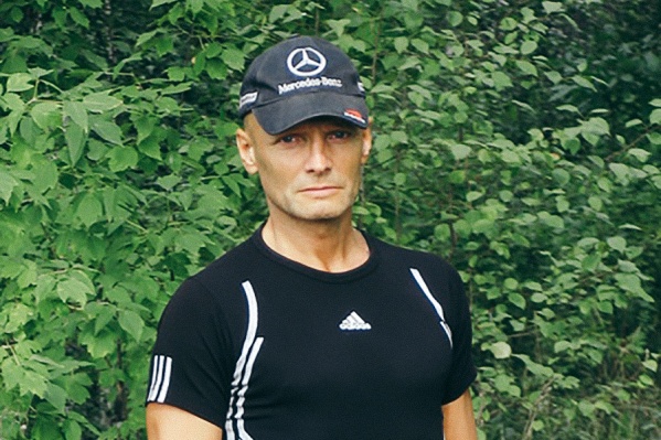 Пенсионер Александр Соснин говорит, что солнечные ванны для него — не развлечение, а необходимость из-за хронического артроза Пенсионер Александр Соснин говорит, что солнечные ванны для него — не развлечение, а необходимость из-за хронического артроза 
