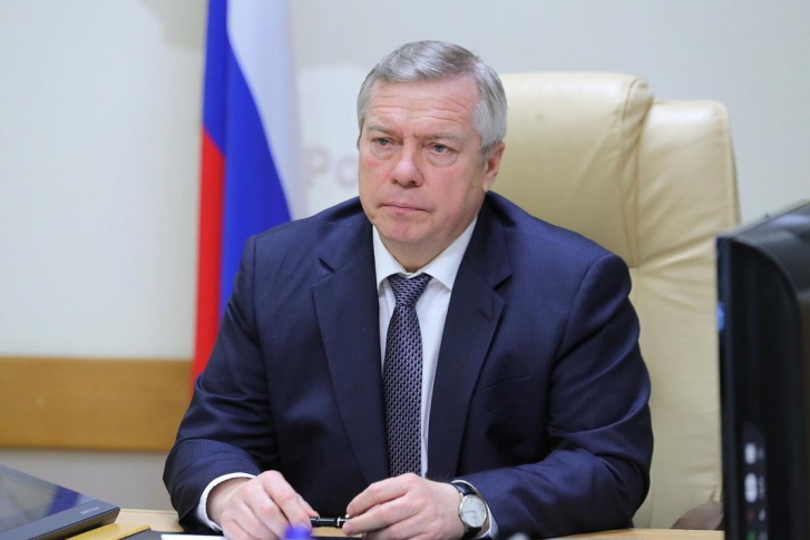 «Кто разрешил отменять масочный режим?»: Василий Голубев раскритиковал работу донского транспорта