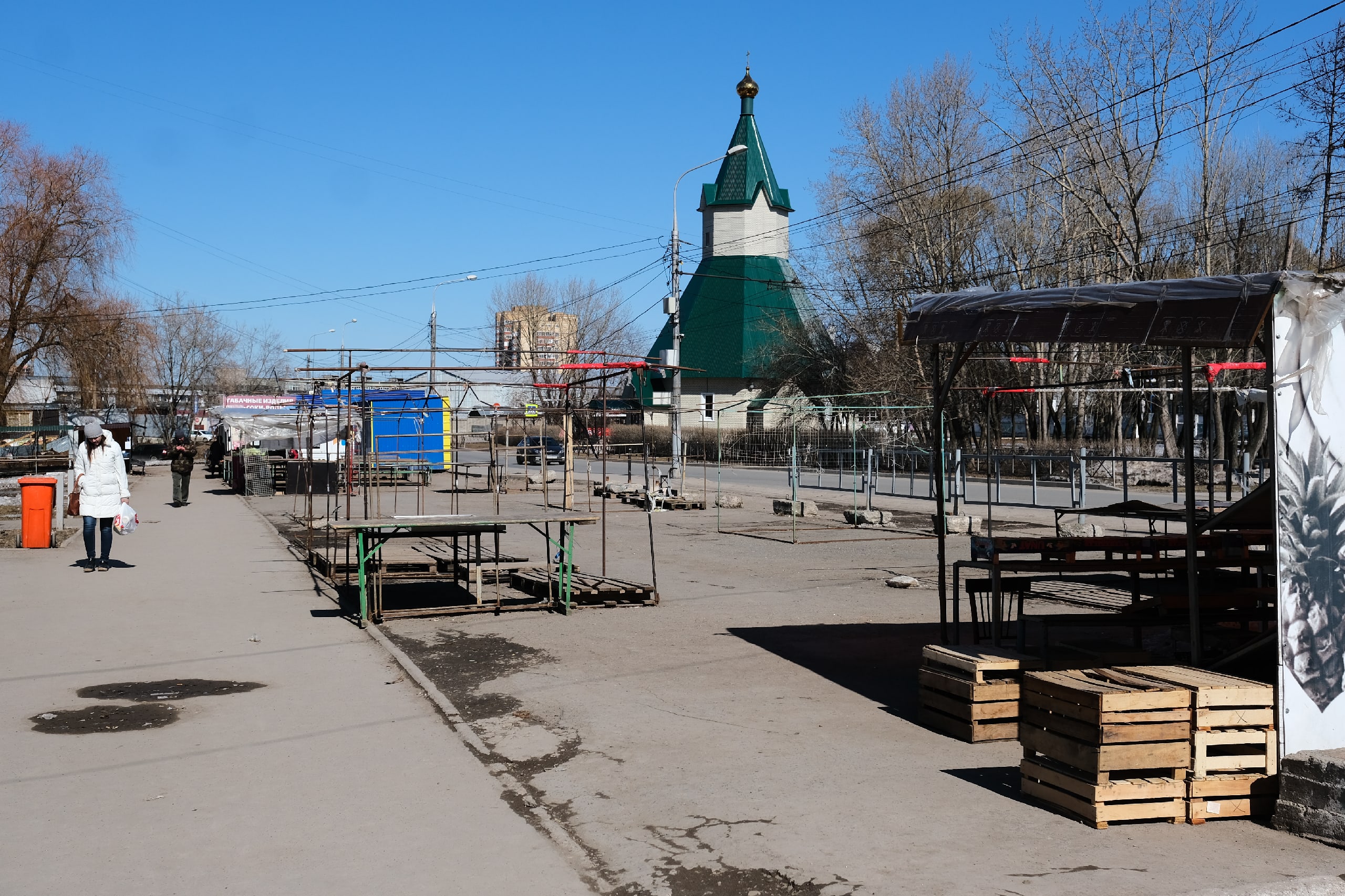 И мини-рынок пустой И мини-рынок пустой