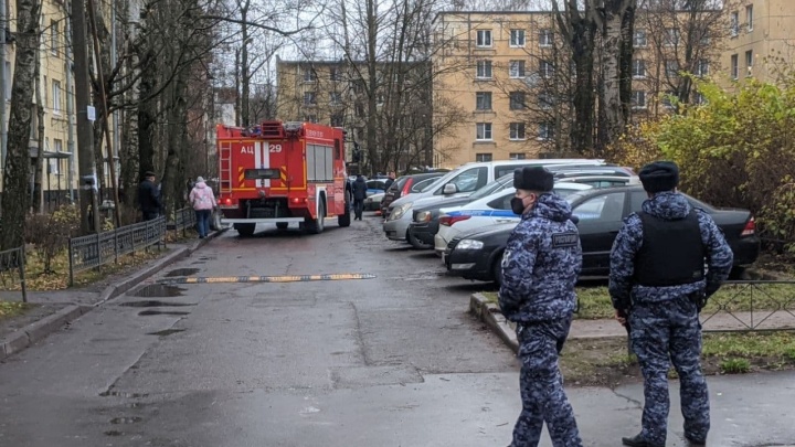 В Петербурге отец взял в заложники шестерых детей