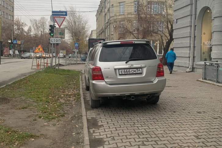 Многострадальный тротуар на Советской