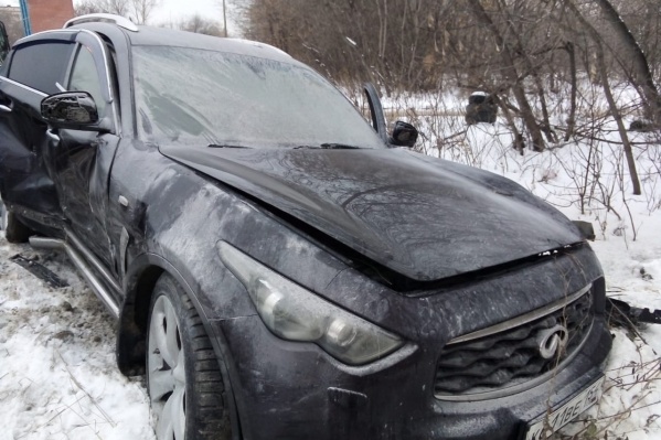 Водитель бросил автомобиль и скрылся с места ДТП Водитель бросил автомобиль и скрылся с места ДТП
