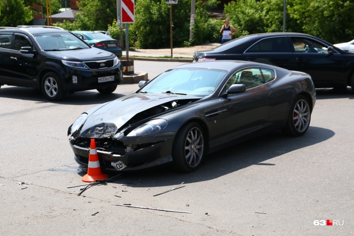 Водитель спорткара, по мнению следствия, <a href="https://63.ru/text/criminal/68990632/" target="_blank" class="_">нарушил ПДД</a> Водитель спорткара, по мнению следствия, <a href="https://63.ru/text/criminal/68990632/" target="_blank" class="_">нарушил ПДД</a>