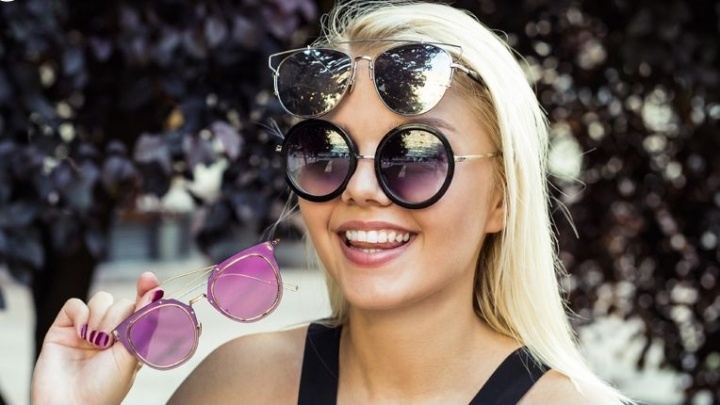 Успей купить: очки с французскими линзами, меняющими цвет на солнце, продают по ценам 2019 года