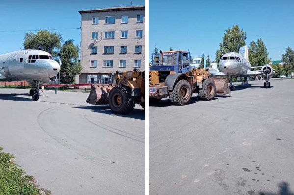 Самолет Ил-14 — достопримечательность Куйбышева. Его привезли в город в 1986 году Самолет Ил-14 — достопримечательность Куйбышева. Его привезли в город в 1986 году