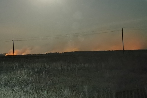 Пожар тушат второй день подряд Пожар тушат второй день подряд
