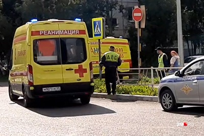 Мальчика увезли в больницу с травмами Мальчика увезли в больницу с травмами