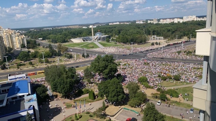 Митинг против итогов выборов в Белоруссии сняли с коптера: посмотрите на это море людей