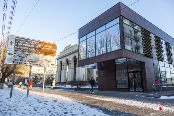 Постройку в Банковском переулке возвели в нарушение закона. Она, по мнению прокуратуры, угрожает безопасности волгоградцев Постройку в Банковском переулке возвели в нарушение закона. Она, по мнению прокуратуры, угрожает безопасности волгоградцев 