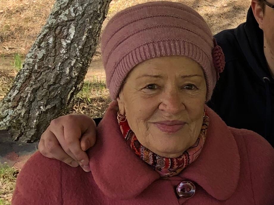 «Может замерзнуть, одета легко»: в Екатеринбурге пропала 79-летняя бабушка