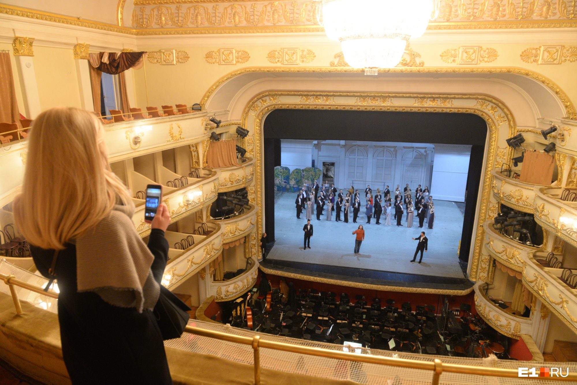 Из-за коронавируса в Екатеринбурге прекращают работать Оперный театр и цирк