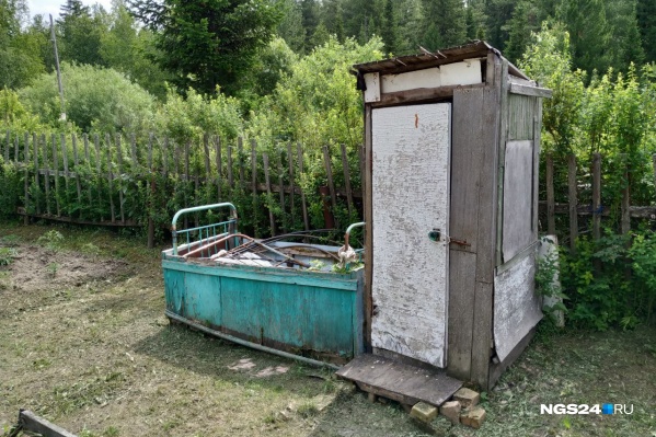 Мужчину увезли на скорой с ожогами Мужчину увезли на скорой с ожогами
