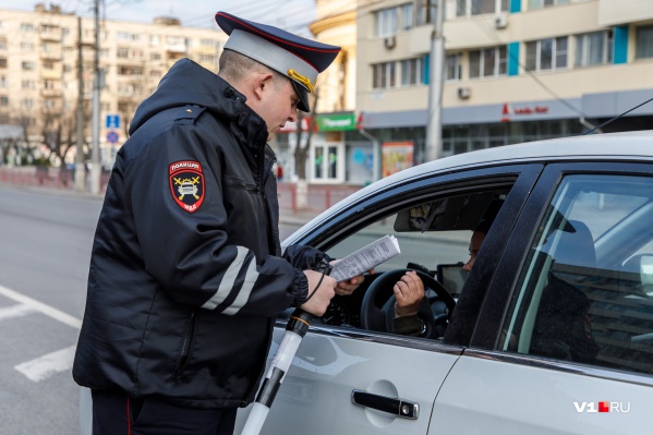 Полицейские повально проверят водителей Полицейские повально проверят водителей 
