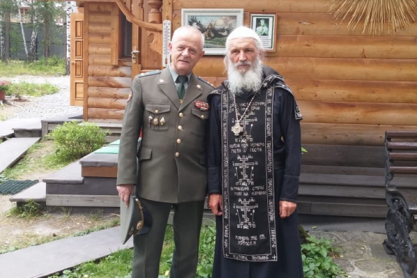 В первый же день своего нахождения в Екатеринбурге Владимир Квачков приехал в Среднеуральский монастырь В первый же день своего нахождения в Екатеринбурге Владимир Квачков приехал в Среднеуральский монастырь
