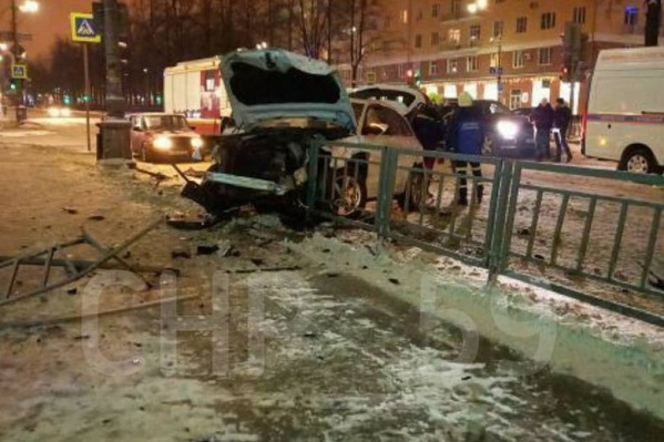 Авария произошла вчера вечером Авария произошла вчера вечером