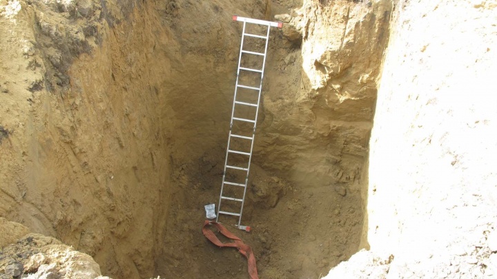 Следователи раскрыли подробности гибели мужчины при строительстве септика под Тюменью
