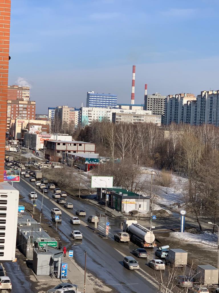 Сегодня и всю неделю, по словам девушки, на дороге было пусто Сегодня и всю неделю, по словам девушки, на дороге было пусто