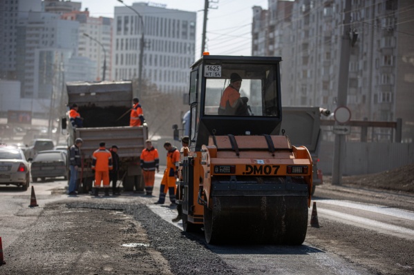 Одна из улиц Селезнёва расположена в центре города, другая — Громова — на Затулинке Одна из улиц Селезнёва расположена в центре города, другая — Громова — на Затулинке