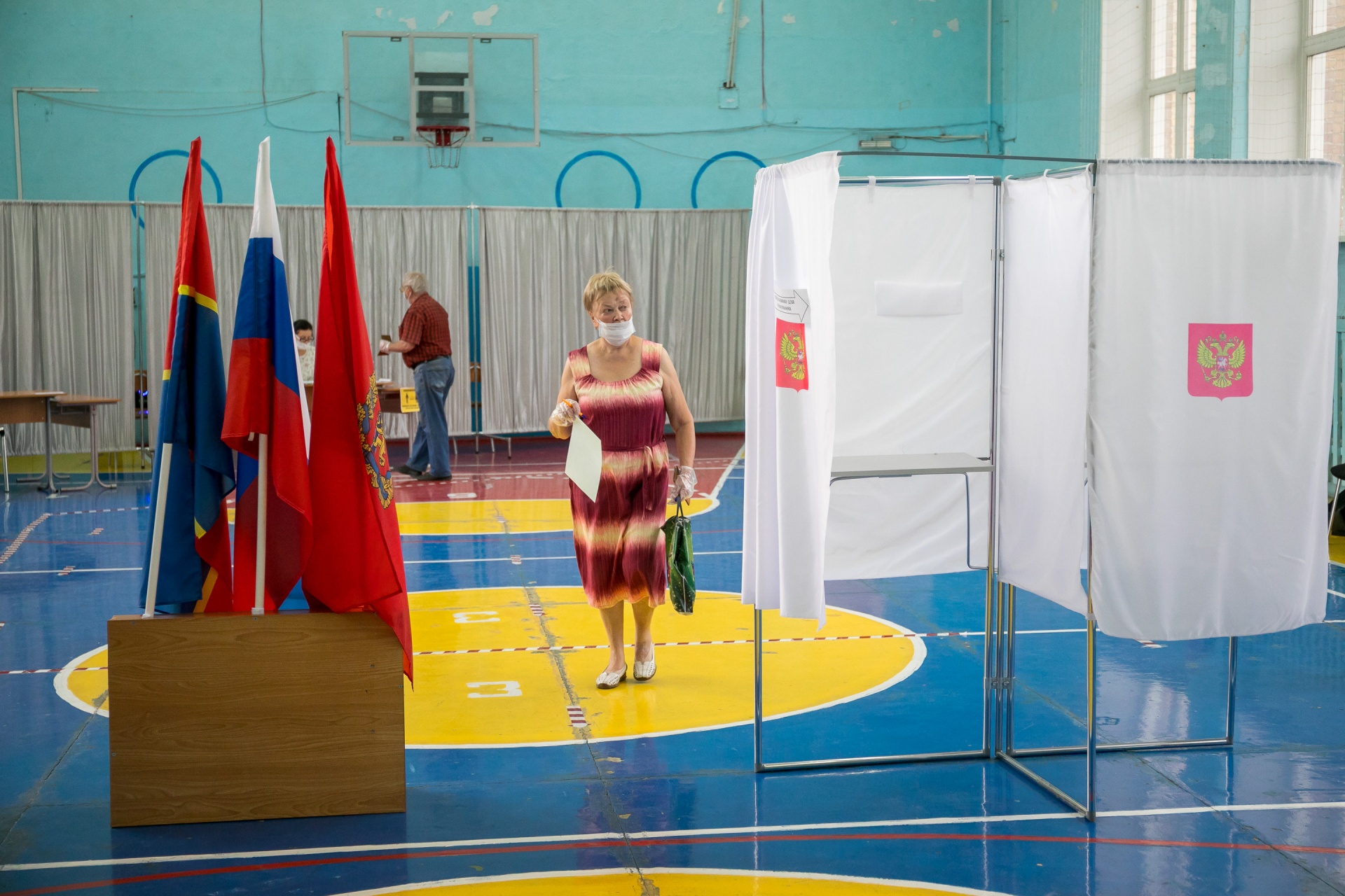 Согласно официальным данным, «Единая Россия» получила 49,8%, явка по стране составила 51,7%