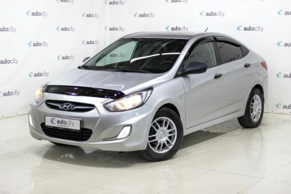 Hyundai Solaris, 2012 год Hyundai Solaris, 2012 год