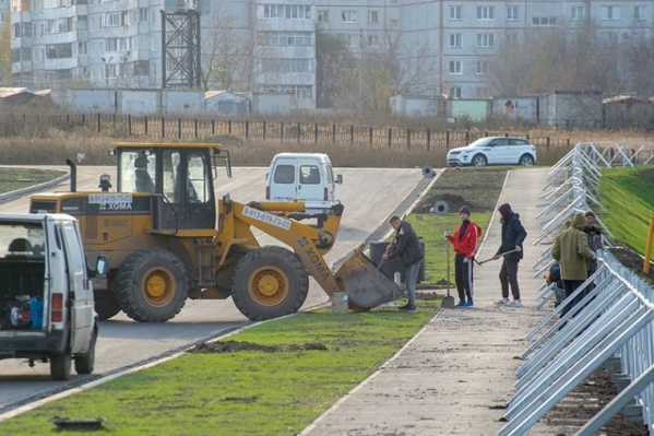Марат Хуснуллин отметил, что в Омской области дорожное строительство идет хорошими темпами Марат Хуснуллин отметил, что в Омской области дорожное строительство идет хорошими темпами