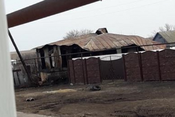 Огонь полностью уничтожил дом и баню Огонь полностью уничтожил дом и баню