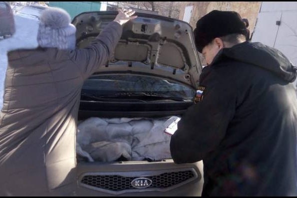 Женщине нельзя пользоваться автомобилем — она должна его хранить Женщине нельзя пользоваться автомобилем — она должна его хранить 