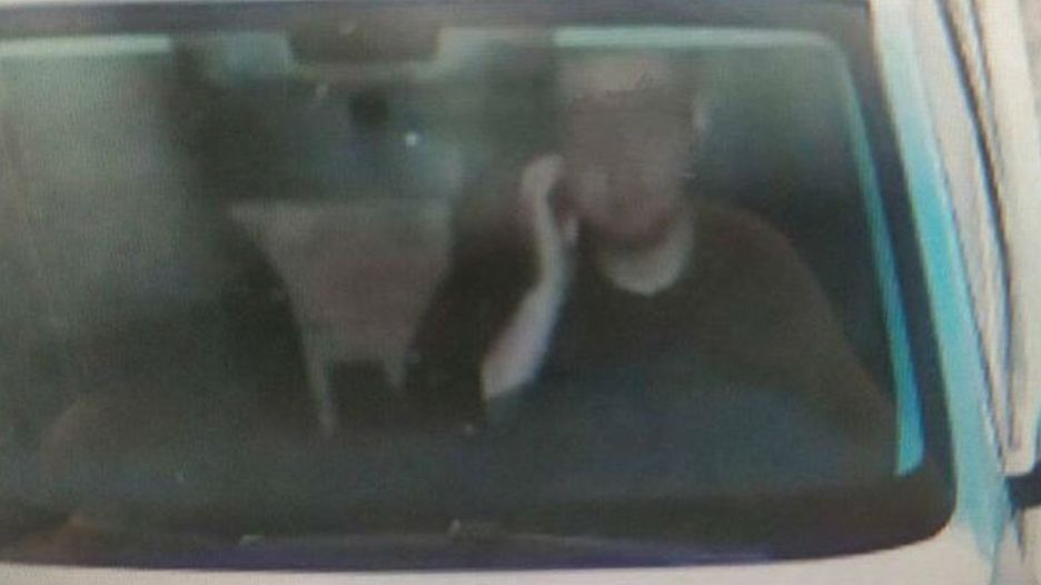 Китайский водитель почесал лицо и получил за это штраф Китайский водитель почесал лицо и получил за это штраф