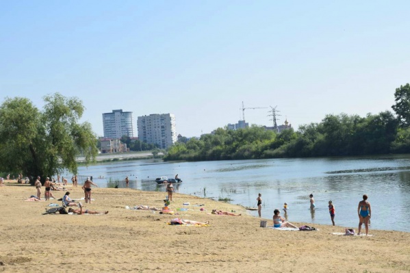 В Кургане в местах отдыха много отдыхающих даже в будние дни В Кургане в местах отдыха много отдыхающих даже в будние дни
