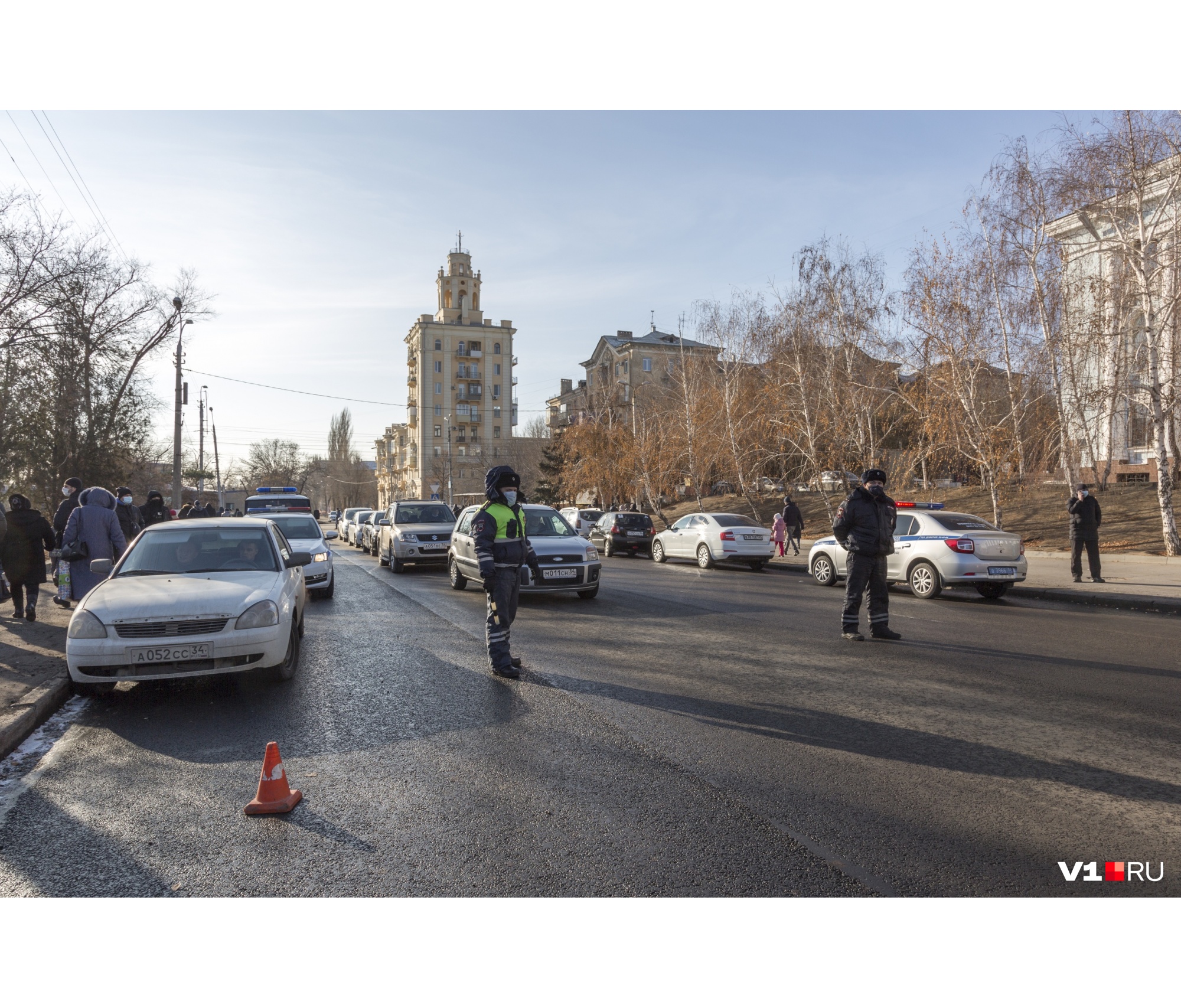 На площади в Краснооктябрьском районе дежурили полицейские На площади в Краснооктябрьском районе дежурили полицейские 