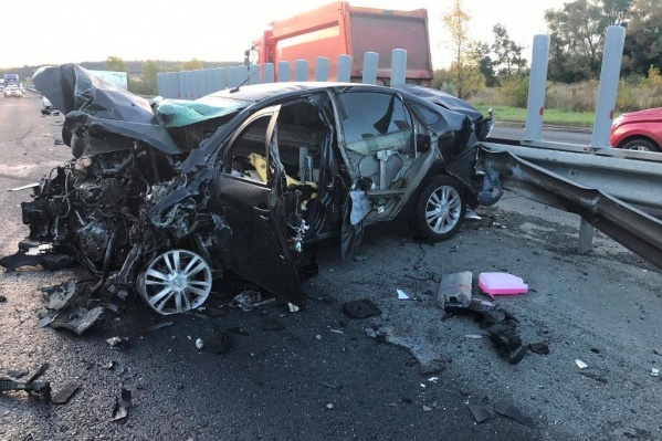 Одна из машин, участвующих в аварии Одна из машин, участвующих в аварии
