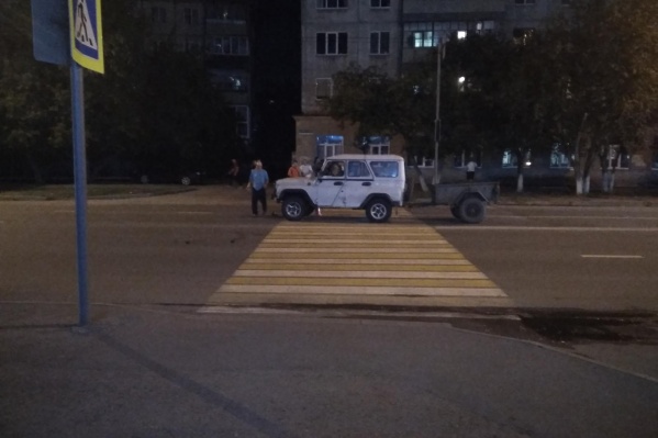В Кургане на улице Коли Мяготина произошло ДТП с УАЗом и двумя пешеходами В Кургане на улице Коли Мяготина произошло ДТП с УАЗом и двумя пешеходами